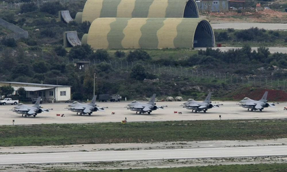 ''Πόλεμος'' "γιγάντων" για την Ελλάδα: Η Αθήνα ετοιμάζει νέα αμυντική συμφωνία με τις ΗΠΑ